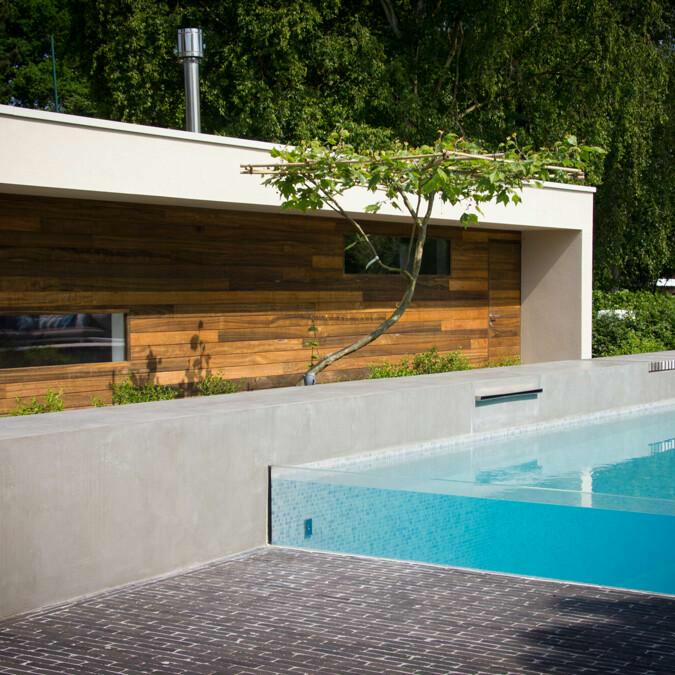 Totaalconcept - zwembad / poolhouse / tuin


	Afmetingen: &nbsp;10&nbsp;x 4 x 1,5 m
	Bekleding: lich